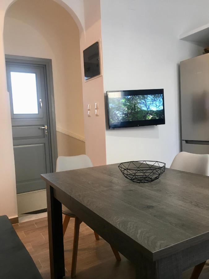 Modern & Comfortable House In The City Center Ermoúpoli Eksteriør bilde