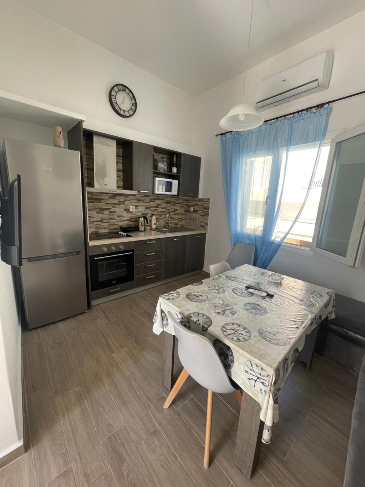 Modern & Comfortable House In The City Center Ermoúpoli Eksteriør bilde
